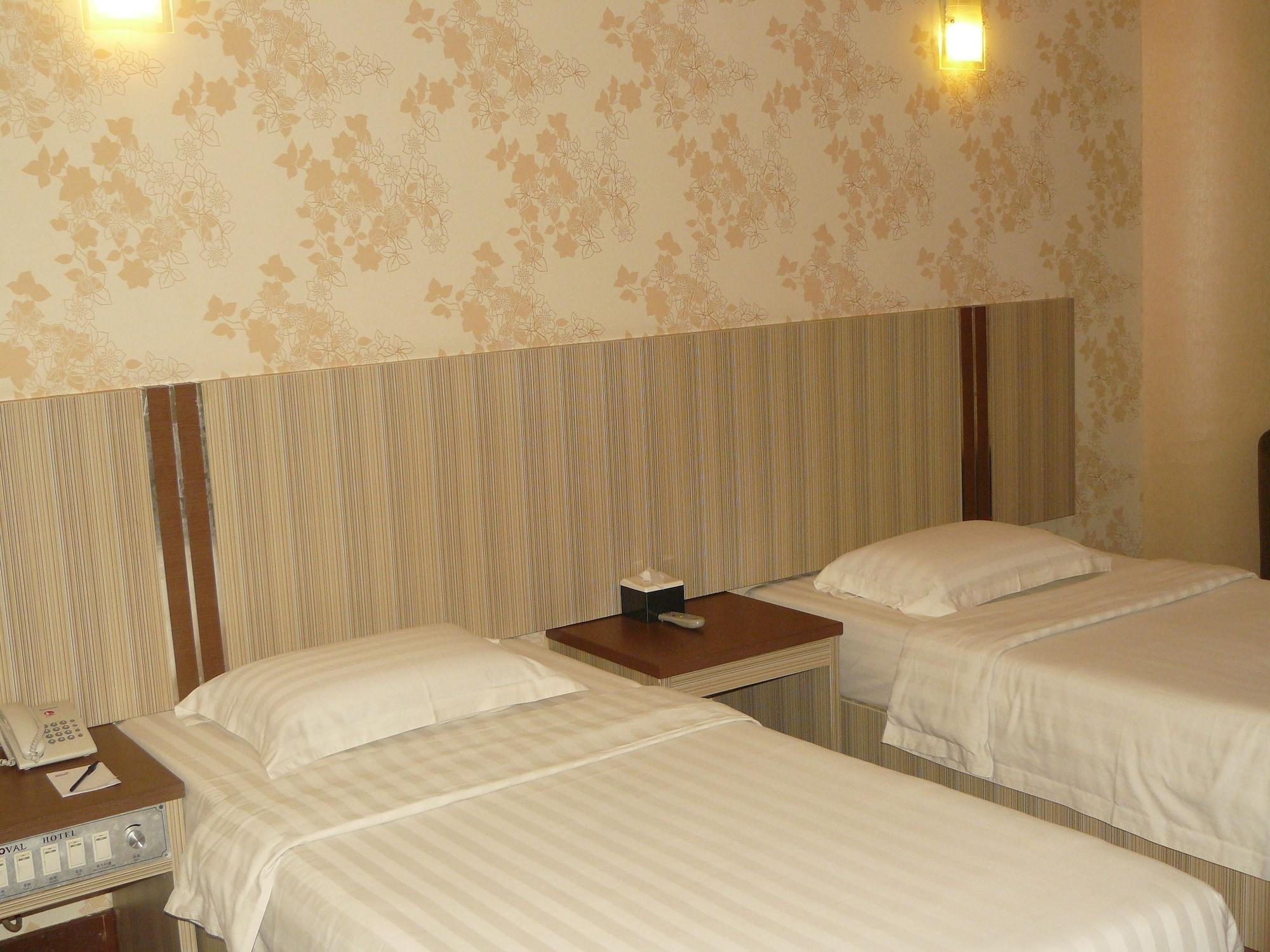 Hotel Oval Surabaya Exterior photo