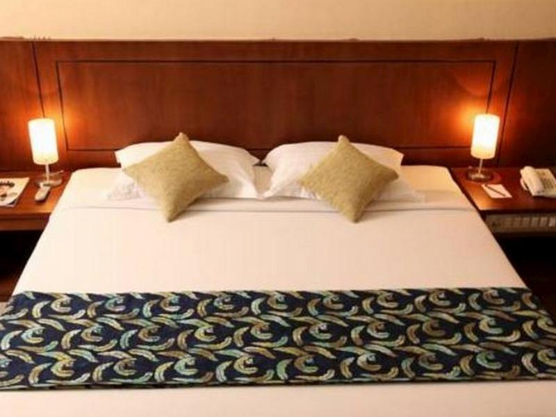 Hotel Oval Surabaya Exterior photo