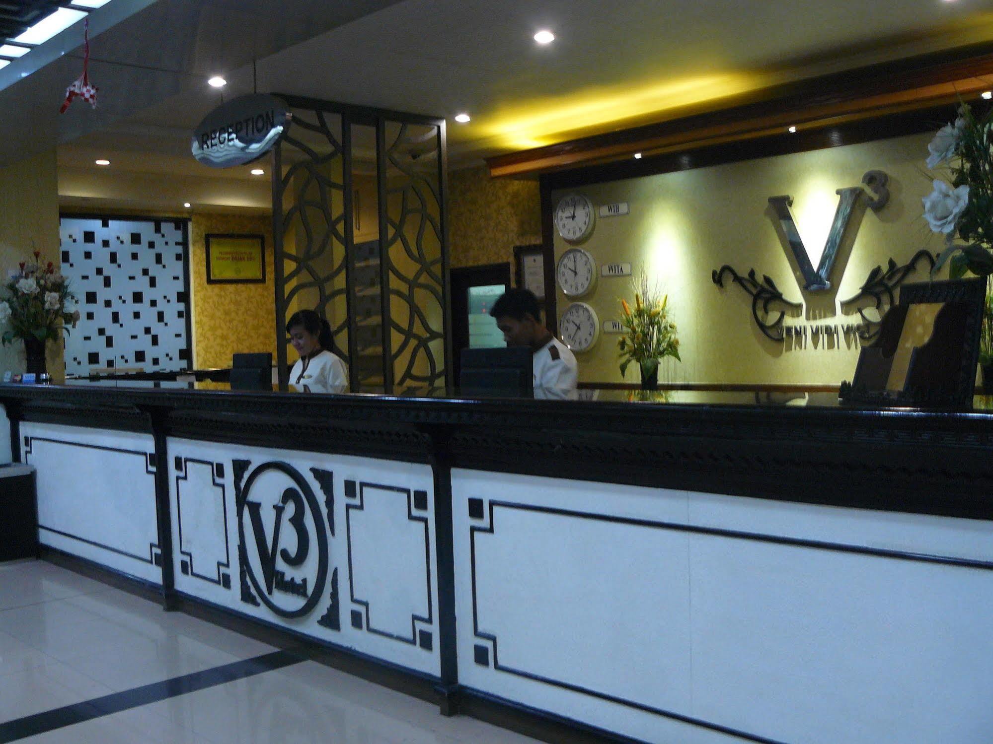 Hotel Oval Surabaya Exterior photo